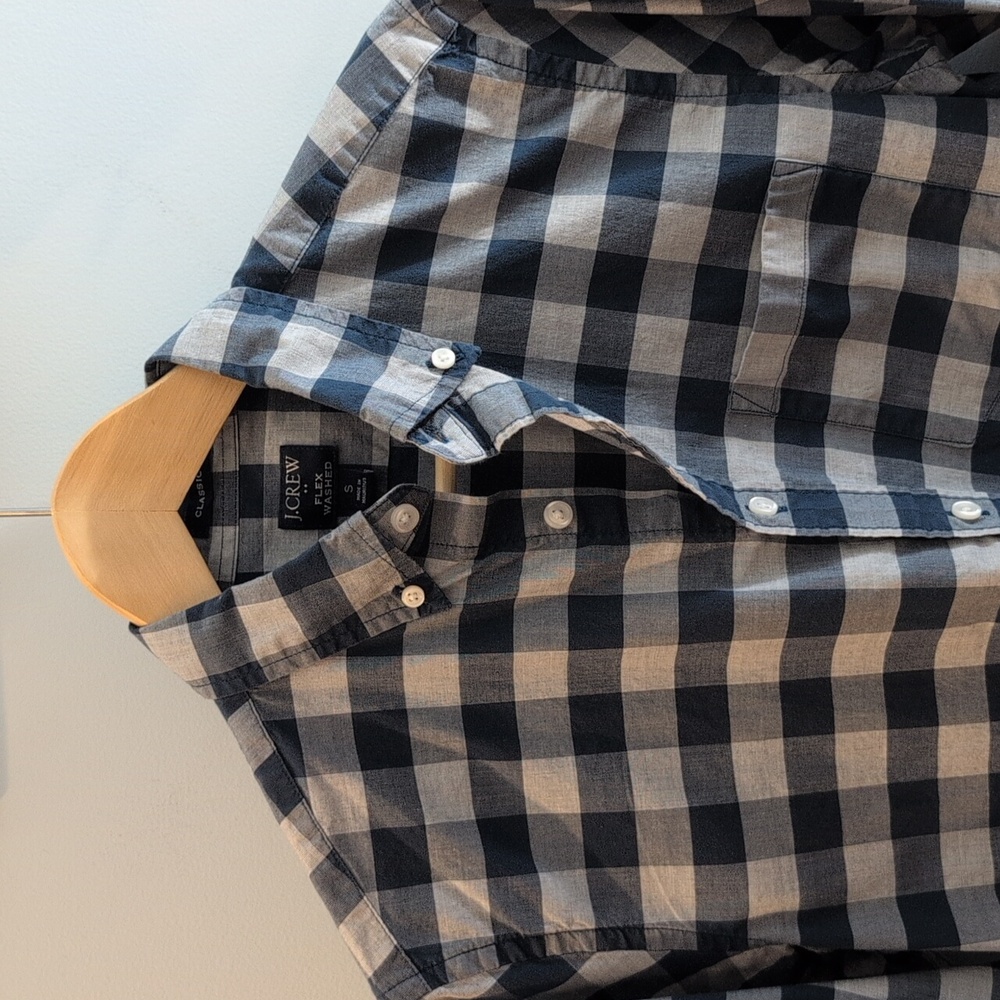 J. Crew Men's Flex Washed Classic Fit Long Sleeve Plaid Shirt Style #AB924